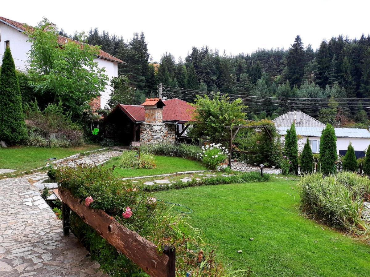 Guesthouse Classic Dospat Zewnętrze zdjęcie
